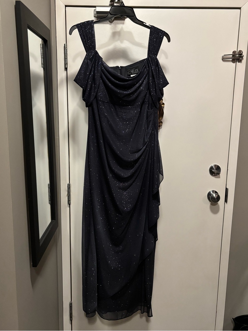 Alex Evenings Stunning Evening Dress – Elegant & Subtle Sparkle ✨💖 - Size 20W
